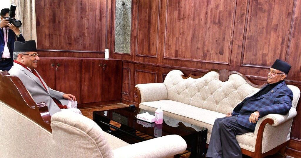 प्रधानमन्त्री दाहाल र एमाले अध्यक्ष ओलीबीच भेटवार्ता